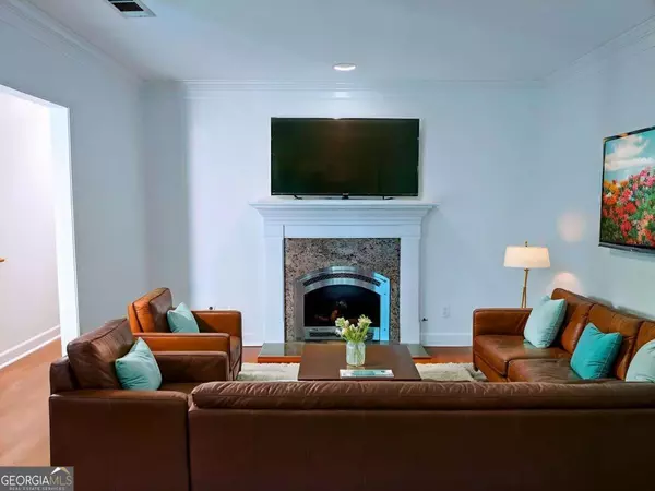 Atlanta, GA 30338,4 Mount Vernon CIR