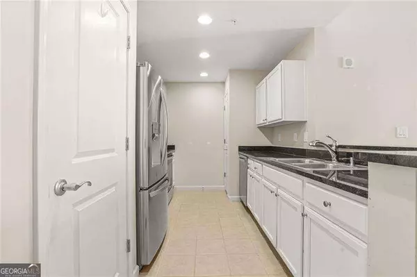 Atlanta, GA 30305,3040 Peachtree RD NW #1313