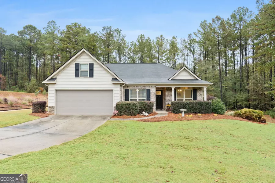 703 Grove Pointe CIR, Locust Grove, GA 30248