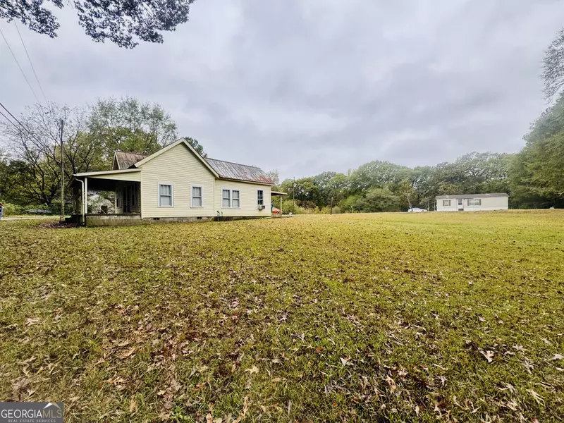 112 Cemetery ST, Kingston, GA 30145