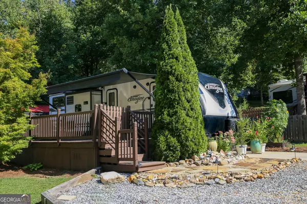 418 Elkmont TRL, Cleveland, GA 30528