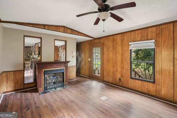 Cohutta, GA 30710,207 Squirrel Ave