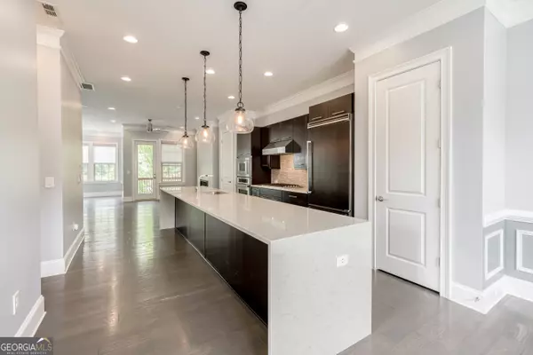 Dunwoody, GA 30338,1124 Holly AVE