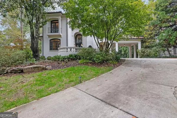 2636 Dobbs CIR NW, Atlanta, GA 30327