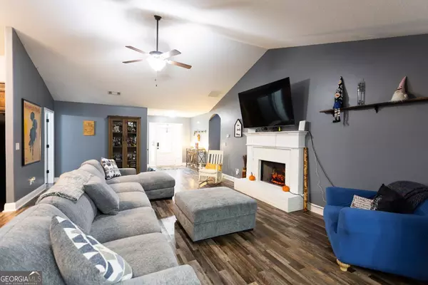 Monroe, GA 30655,304 Thoroughbred TRL