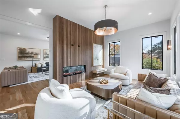 Dunwoody, GA 30338,1442 Cedarhurst DR