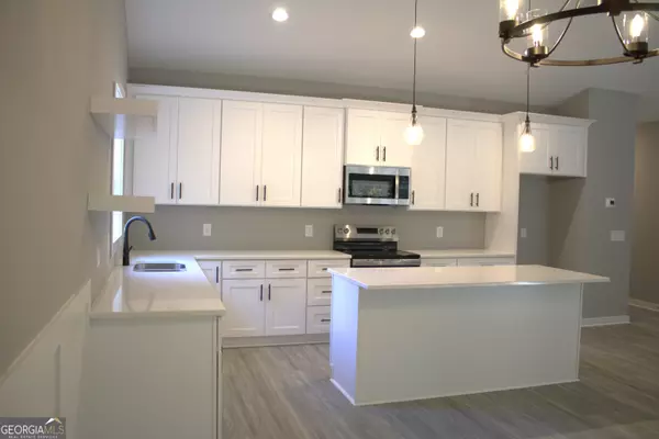 Hartwell, GA 30643,247 North Point CIR