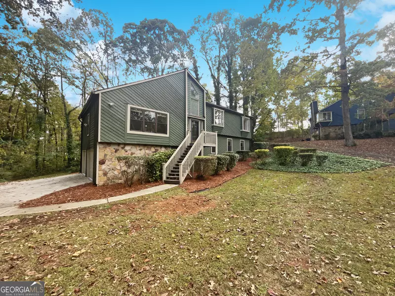 3298 Drummond DR, Stone Mountain, GA 30087