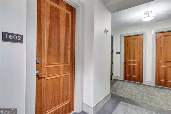 Atlanta, GA 30305,3040 Peachtree RD NW #1602