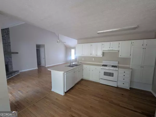 Cumming, GA 30040,1995 Holly Cove RD