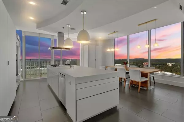 Atlanta, GA 30326,3338 Peachtree RD NE #3501