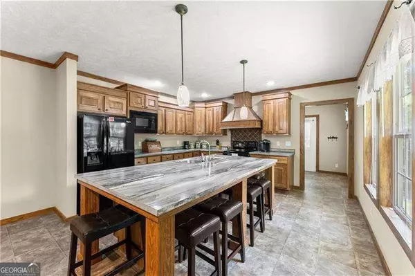 Woodstock, GA 30188,512 S Holly Springs Rd