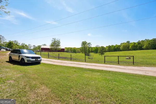 Lula, GA 30554,276 Barefoot RD