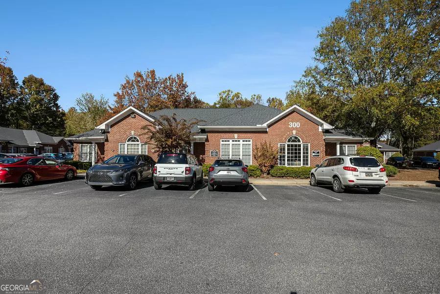 2450 Atlanta HWY #301 & 302, Cumming, GA 30040