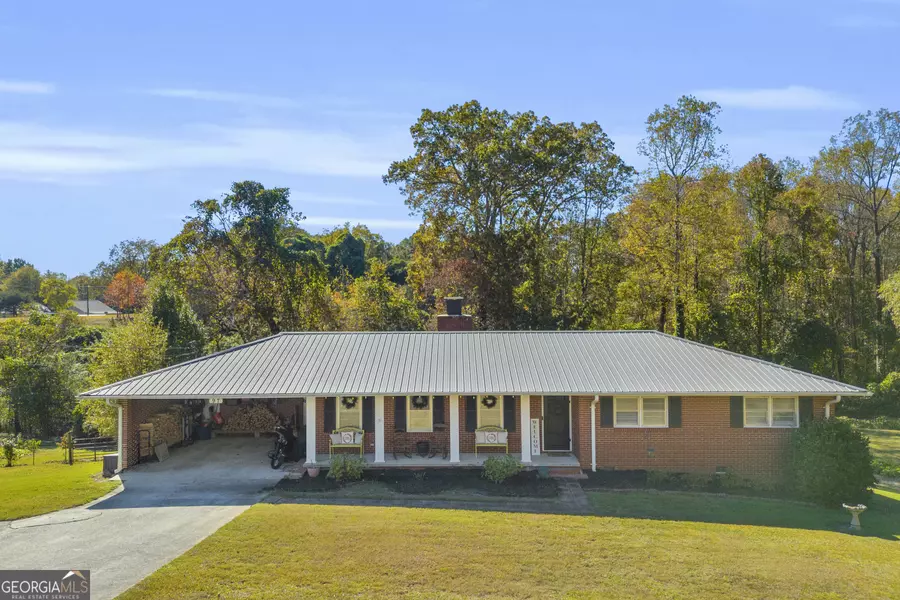 97 Hillside DR, Toccoa, GA 30577