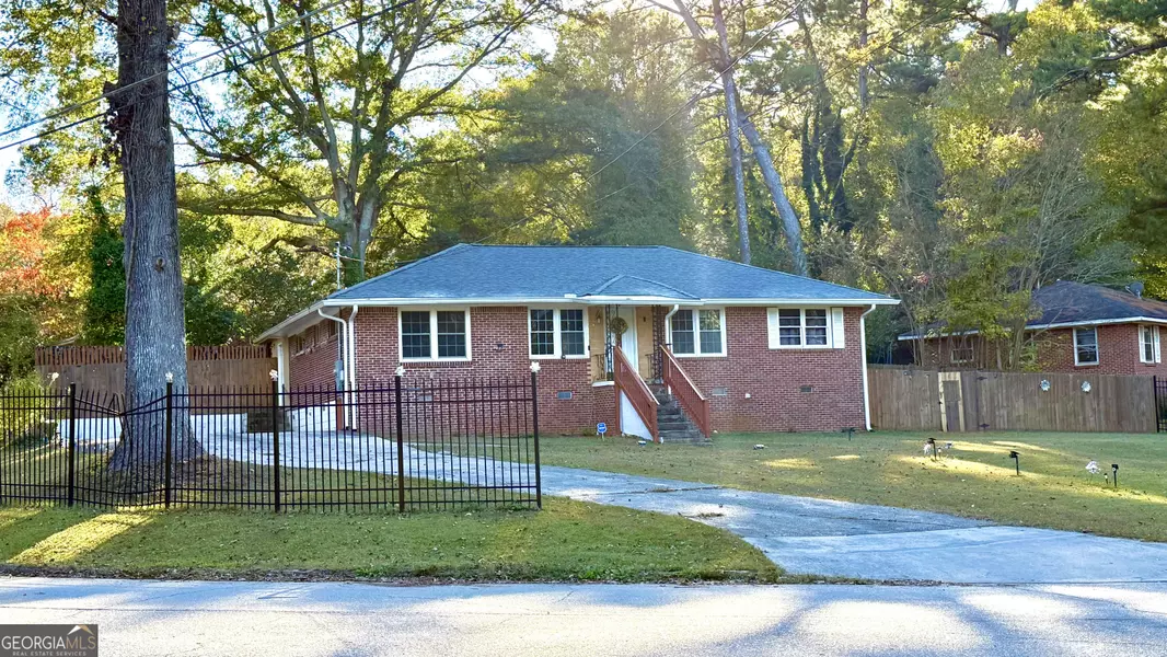 1367 Oakview CIR, Forest Park, GA 30297