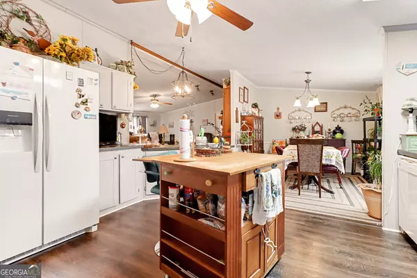 Hampton, GA 30228,99 James DR