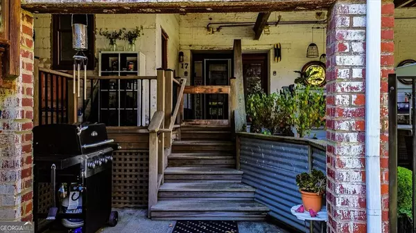 Athens, GA 30605,585 White CIR #17