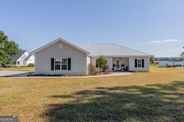 6664 Southside Dr, Blackshear, GA 31516