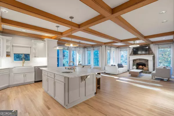 Alpharetta, GA 30004,325 White Columns CT