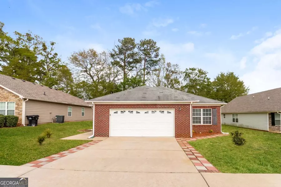 10944 Big Sky DR, Hampton, GA 30228