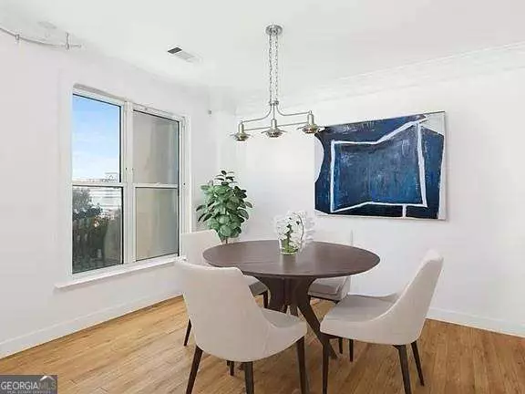 Atlanta, GA 30326,3334 Peachtree RD NE #403