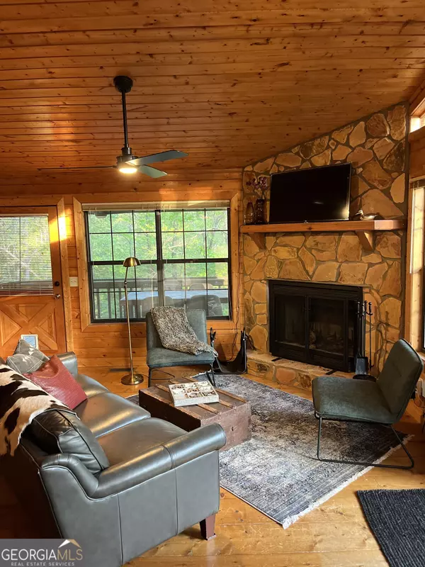 Blue Ridge, GA 30513,348 Cherry Lake DR