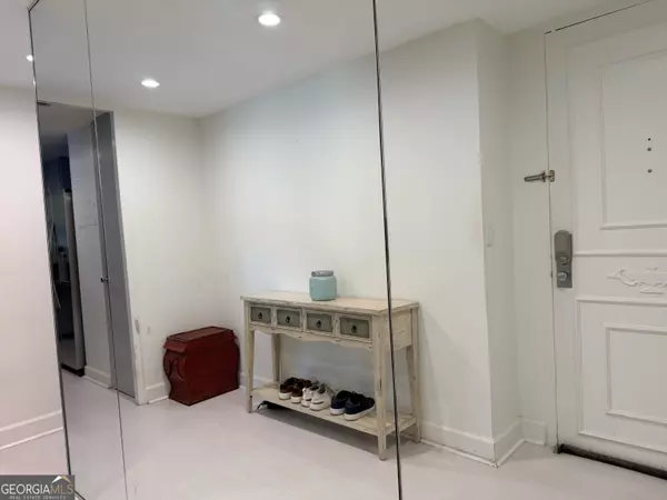 Atlanta, GA 30309,130 Twenty 6th ST NW ## 214