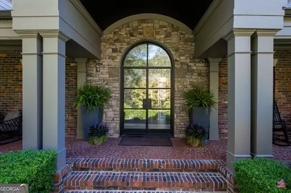 Atlanta, GA 30327,320 Long Glen DR