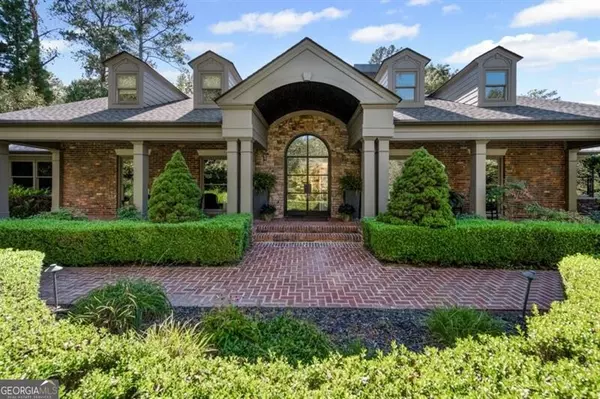 Atlanta, GA 30327,320 Long Glen DR