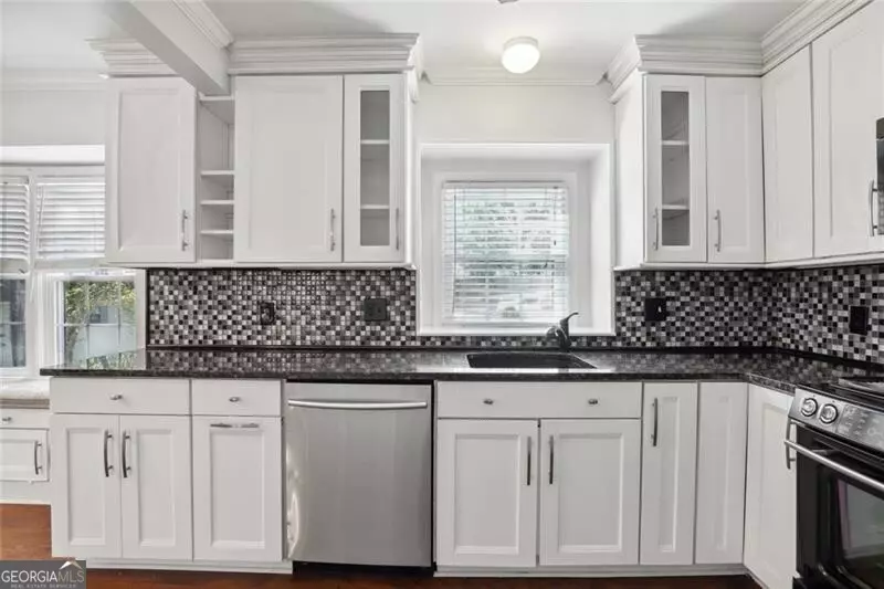 Atlanta, GA 30327,75 Montre SQ NW