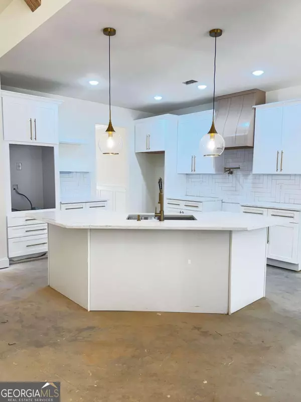 Jackson, GA 30233,370 Harbour Shores DR