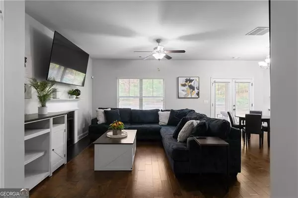 Atlanta, GA 30331,4142 Woodland Park DR