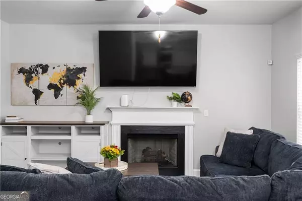 Atlanta, GA 30331,4142 Woodland Park DR