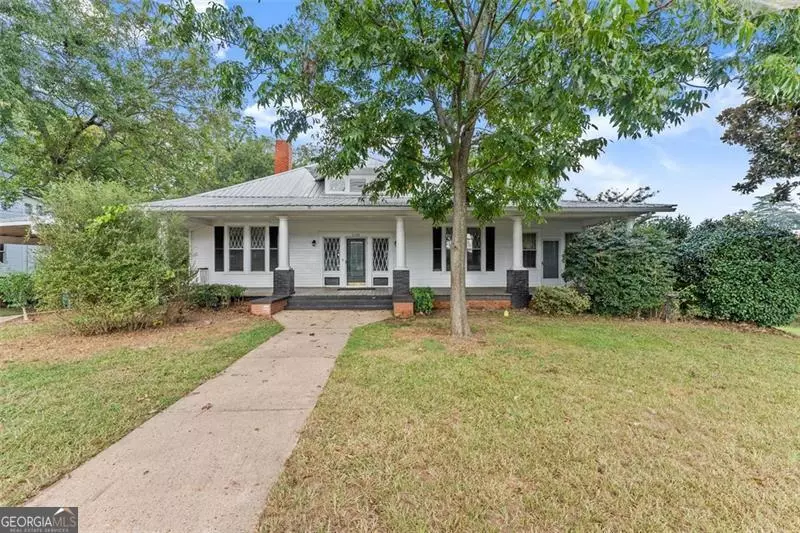 2140 N BROAD ST, Commerce, GA 30529