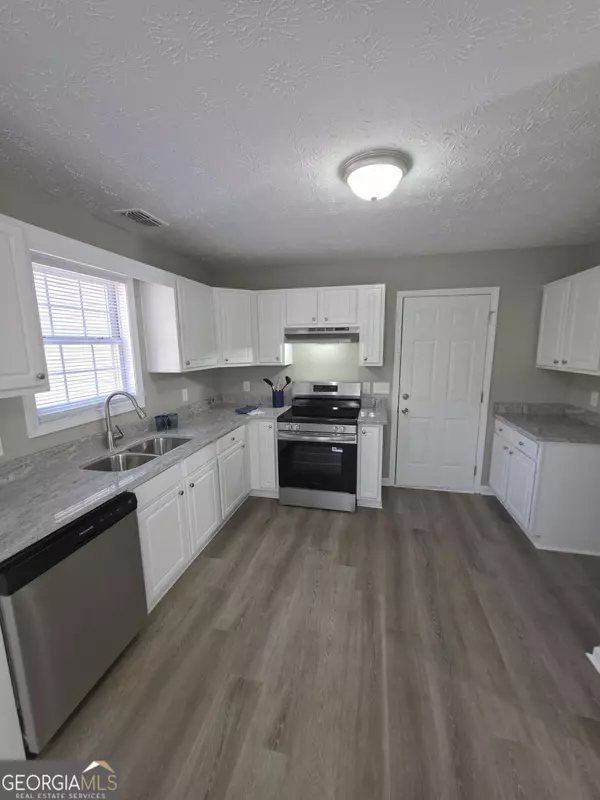 Winder, GA 30680,303 Rocky Point CT