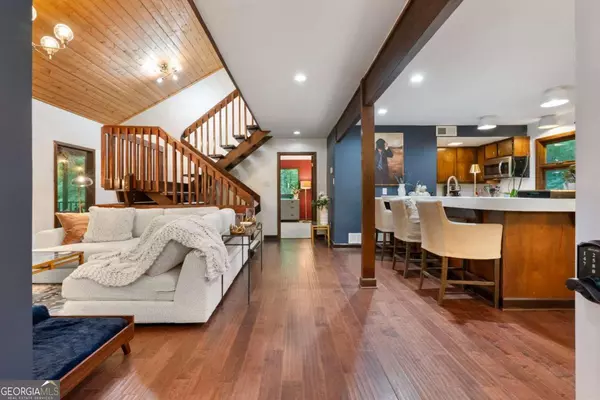 Sandy Springs, GA 30342,510 Forest Valley RD