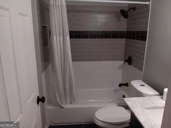 Atlanta, GA 30354,466 Lake DR