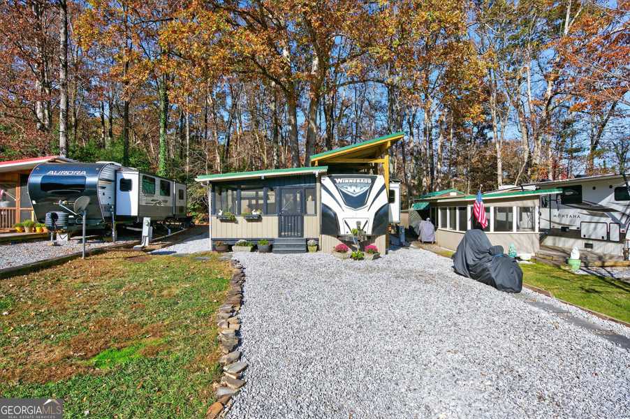 324 Leisure Acres Dr, Cleveland, GA 30528