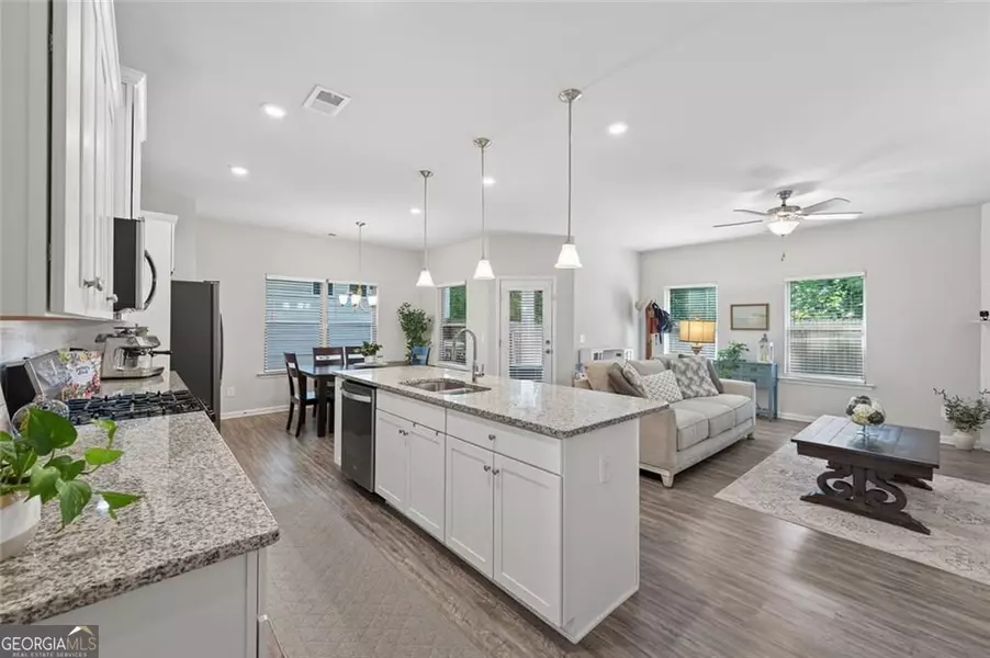 154 Bryon LN, Acworth, GA 30102