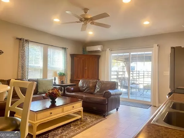 Brooks, GA 30205,110 Tri County RD #GUEST HOUSE