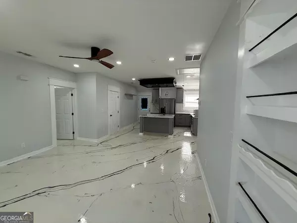 Atlanta, GA 30318,2526 Center ST NW