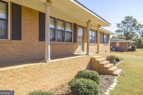 Cochran, GA 31014,172 Old Eastman RD