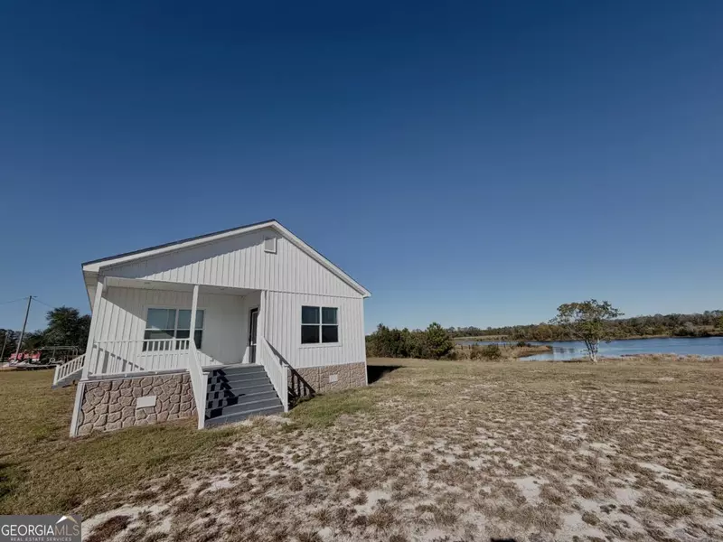 151 Lake Gloria LN, Alma, GA 31510