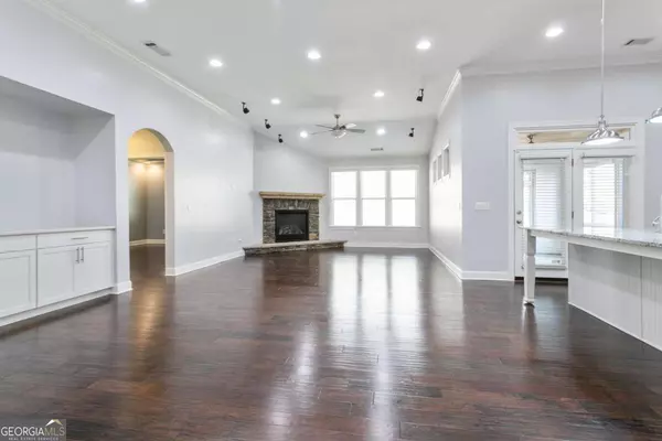 Sugar Hill, GA 30518,330 La Perla DR