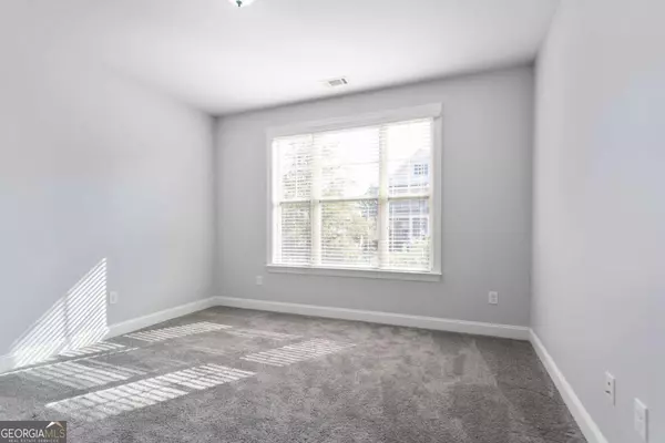 330 La Perla DR, Sugar Hill, GA 30518