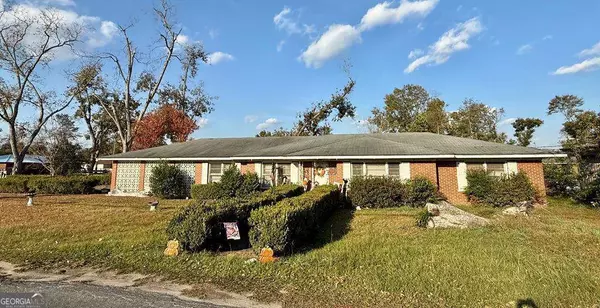 10 W First AVE, Hazlehurst, GA 31539