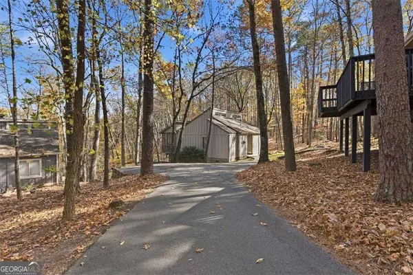 Waleska, GA 30183,106 Lake Cottages CT