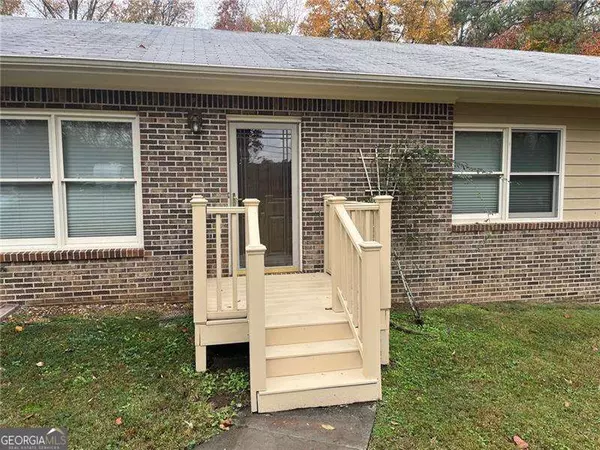 Dunwoody, GA 30360,5052 Glaze DR