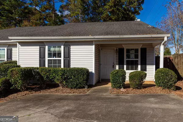 1701 Summerwoods LN, Griffin, GA 30224